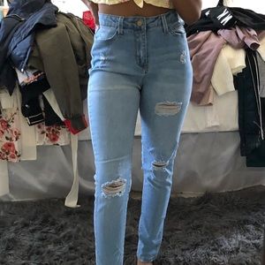 HIGH WAISTED LIGHT JEANS
